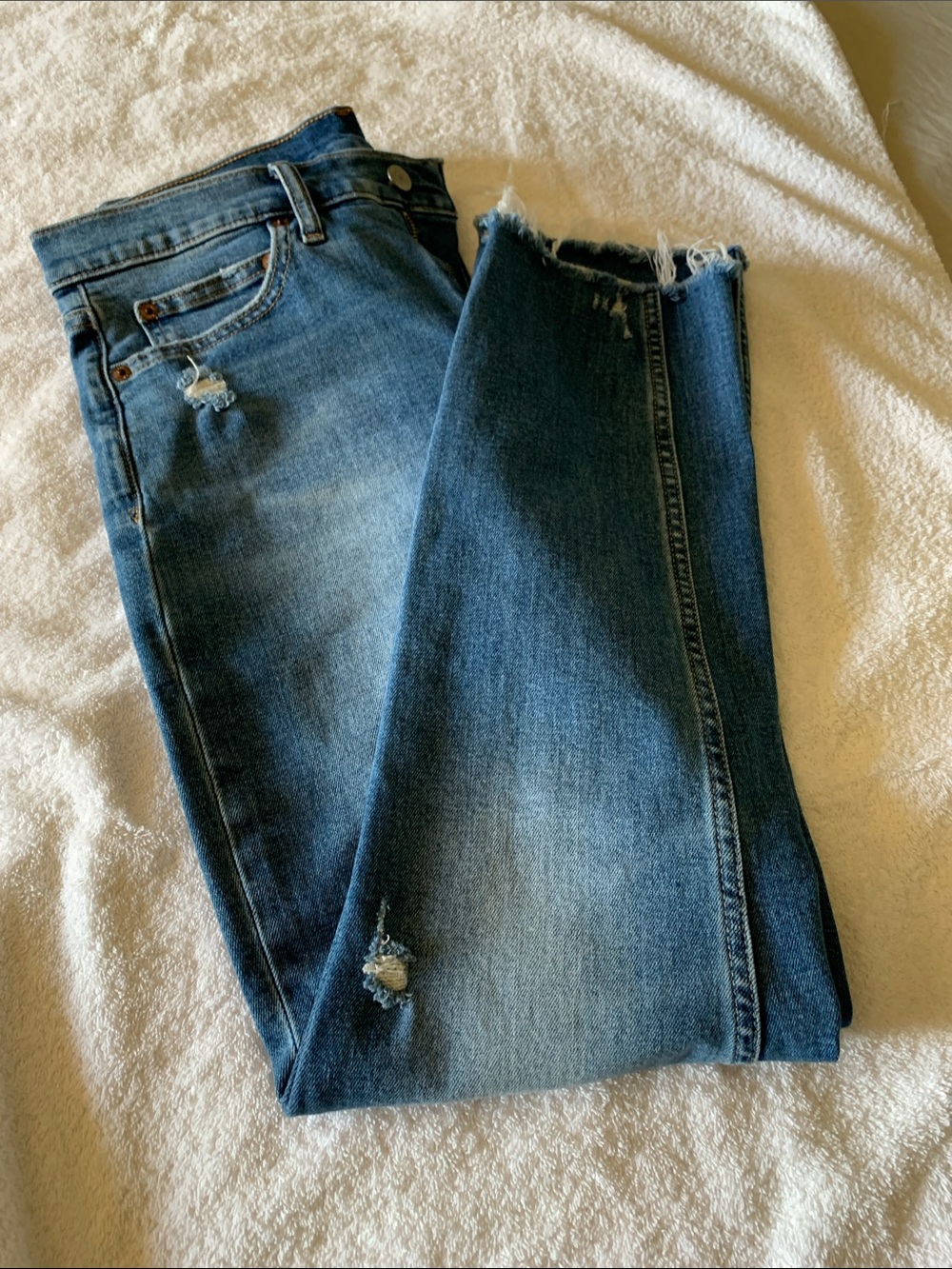 GAP Women's High-Rise Medium Blue Skinny Jeans with Distressed Details